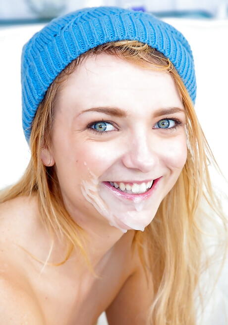 Stunning american blond teen Carmen Callaway rammed by big cock in the ass after good cock suck 